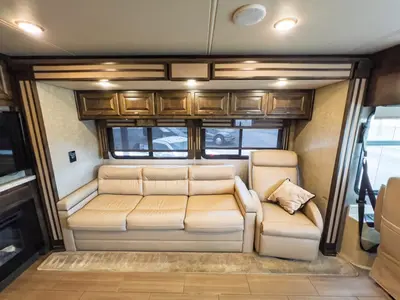 2018 Tiffin Motorhomes Allegro RED photo 7
