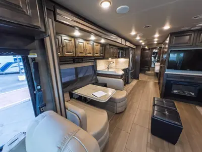2018 Tiffin Motorhomes Allegro RED photo 8