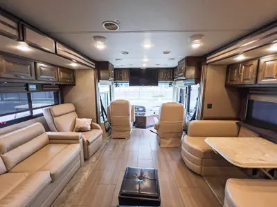 2018 Tiffin Motorhomes Allegro RED photo 4