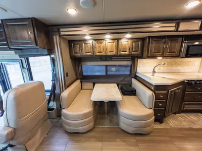 2018 Tiffin Motorhomes Allegro RED photo 9