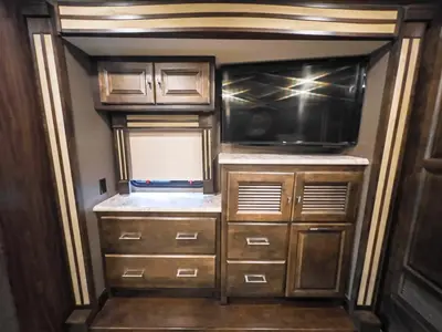 2018 Tiffin Motorhomes Allegro RED photo 17