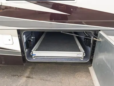 2018 Tiffin Motorhomes Allegro RED photo 24