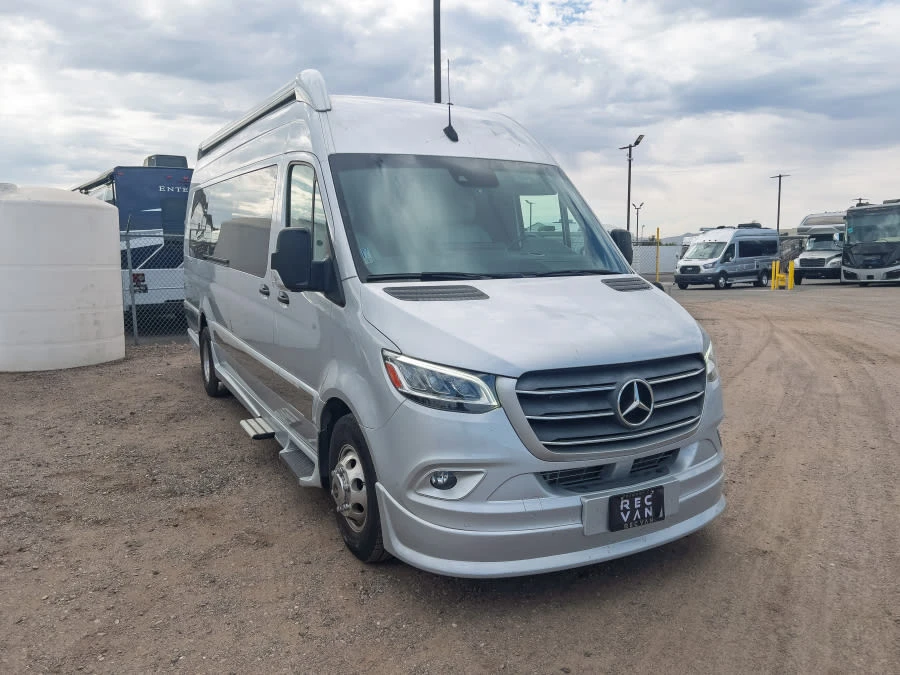 2024 Grech RV Strada-ION exterior