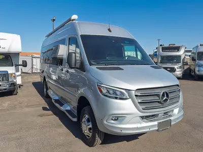 2023 Coachmen Galleria exterior