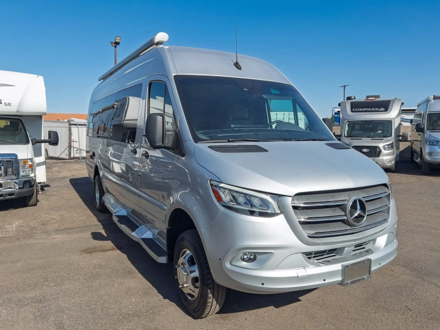 2023 Coachmen Galleria exterior