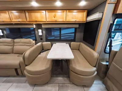 2021 Tiffin Motorhomes Allegro RED photo 8