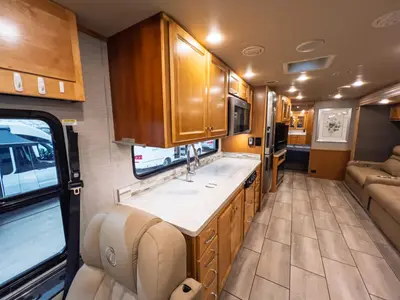 2021 Tiffin Motorhomes Allegro RED photo 9
