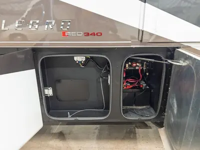 2021 Tiffin Motorhomes Allegro RED photo 23