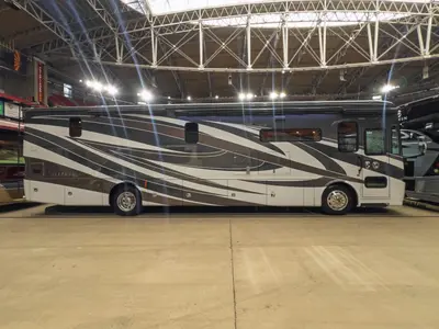 2021 Tiffin Motorhomes Allegro RED photo 20