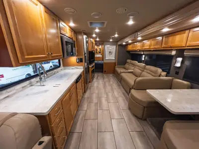 2021 Tiffin Motorhomes Allegro RED photo 6