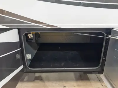 2021 Tiffin Motorhomes Allegro RED photo 25