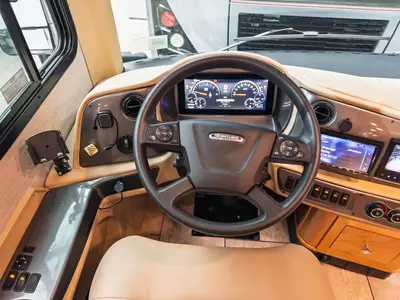 2021 Tiffin Motorhomes Allegro RED photo 3