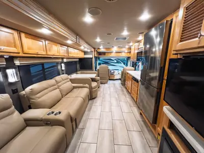 2021 Tiffin Motorhomes Allegro RED photo 4