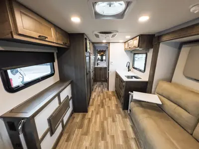 2026 Tiffin Motorhomes Midas photo 5