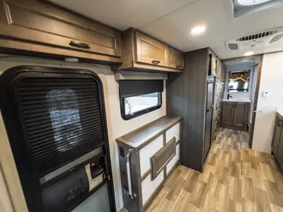 2026 Tiffin Motorhomes Midas photo 9