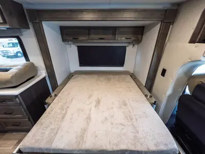 2026 Tiffin Motorhomes Midas photo 8