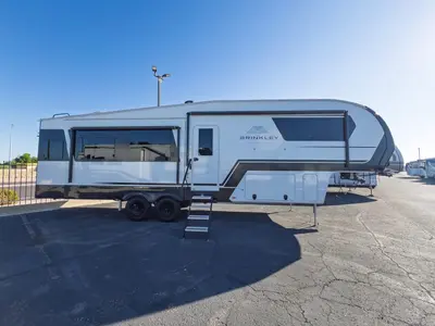 2024 Brinkley Model Z photo 18