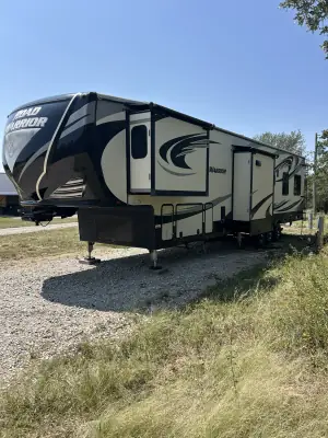 2018 HEARTLAND ROAD WARRIOR photo 2