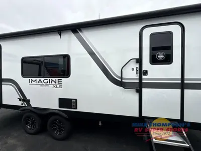 2025 Grand Design Imagine XLS photo 9