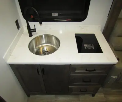 2026 Tiffin Motorhomes Midas photo 8