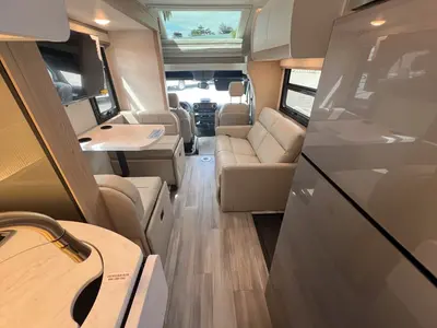 2027 Thor Motor Coach Delano photo 4