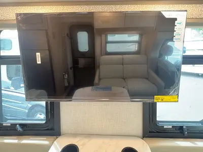 2027 Thor Motor Coach Delano photo 8