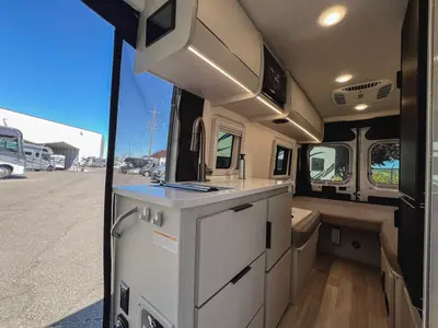 2027 Thor Motor Coach Tellaro photo 5