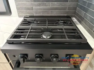 2026 Grand Design Lineage Series F photo 33