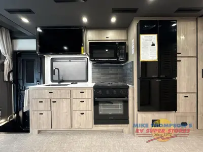 2026 Grand Design Lineage Series F photo 31