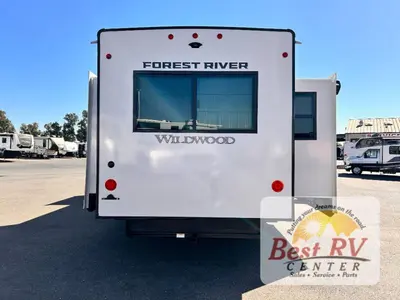 2027 Forest River Wildwood Heritage Glen photo 4