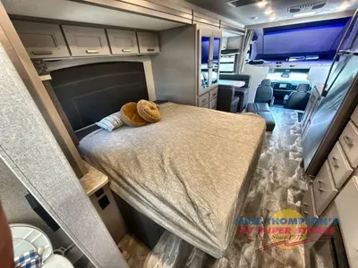 2024 Thor Motor Coach Omni photo 31