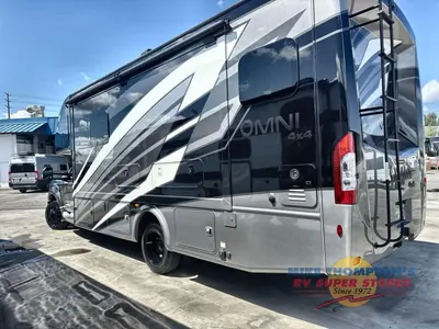 2024 Thor Motor Coach Omni photo 2