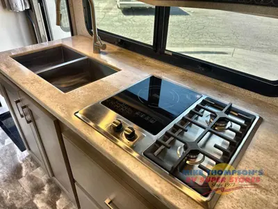 2024 Thor Motor Coach Omni photo 36