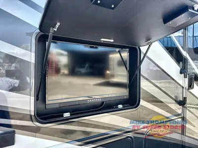 2024 Thor Motor Coach Omni photo 17