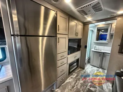 2024 Thor Motor Coach Omni photo 27