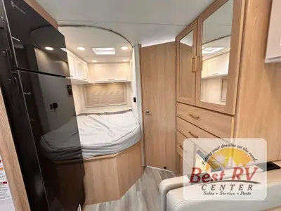 2027 Thor Motor Coach Four Winds photo 31