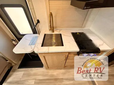 2027 Thor Motor Coach Four Winds photo 26