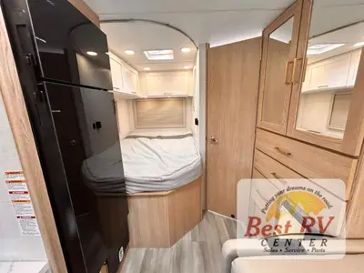 2027 Thor Motor Coach Four Winds photo 29