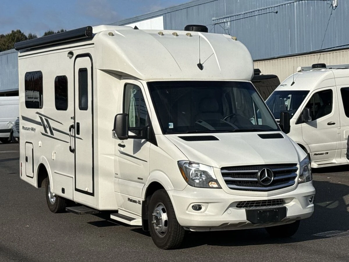 2017 Pleasure Way Plateau exterior