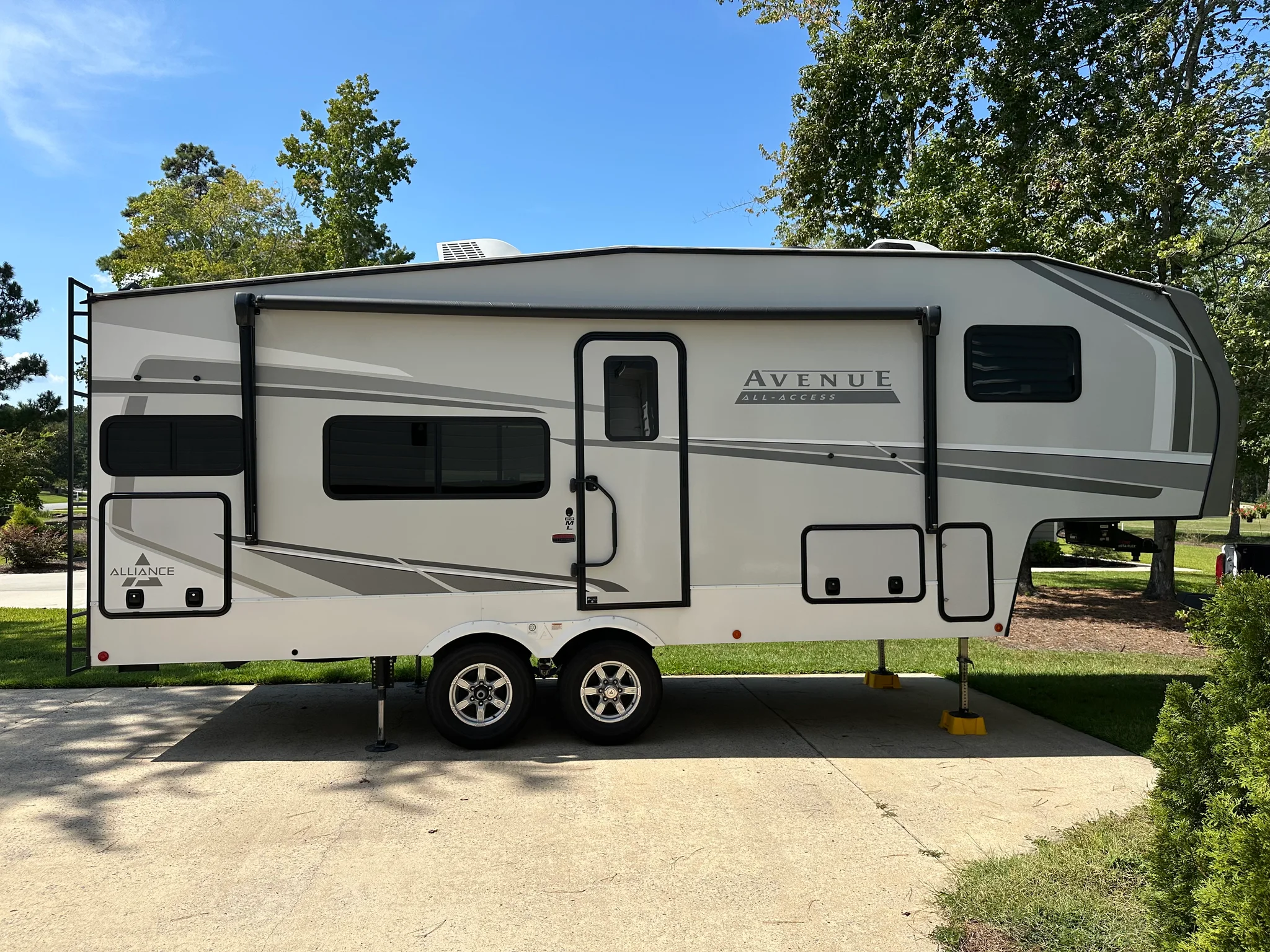 2025 ALLIANCE RV AVENUE ALL-ACCESS SERIES exterior