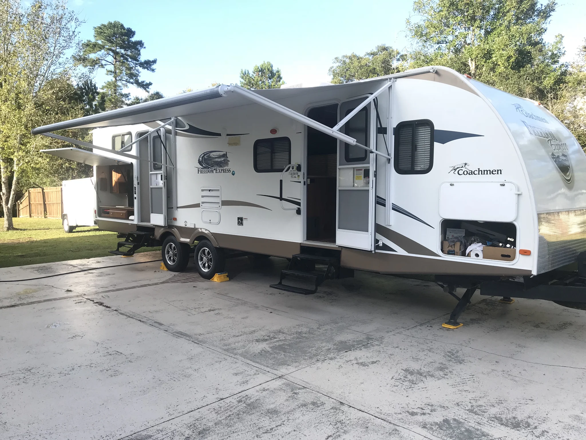 2012 COACHMEN FREEDOM EXPRESS DEEP SLIDE exterior