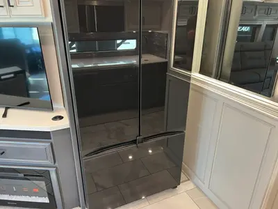 2027 Fleetwood Discovery LXE photo 20