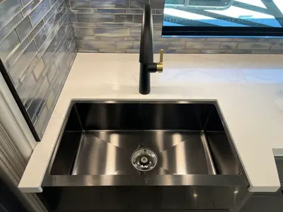 2027 Fleetwood Discovery LXE photo 15