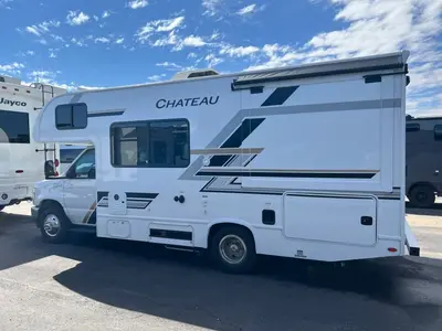 2027 Thor Motor Coach Chateau photo 27