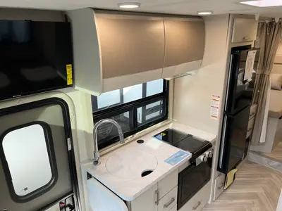 2027 Thor Motor Coach Compass AWD photo 8