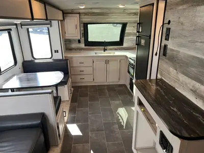 2022 Heartland Mallard photo 3