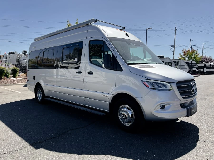 2020 Winnebago Boldt exterior
