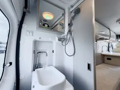 2025 Thor Motor Coach Tellaro photo 16
