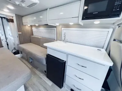 2025 Thor Motor Coach Tellaro photo 6