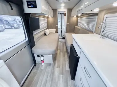 2025 Thor Motor Coach Tellaro photo 5